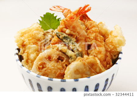 Bowl of rice and fried fish 32344411