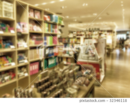 Vintage style color tone.Blur image of a bookstore Vintage style color tone.Blur image of a bookstore 32346118