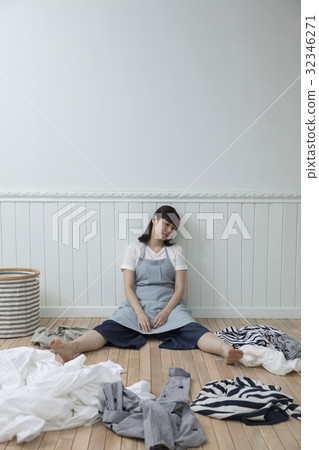 A motivated housewife 32346271