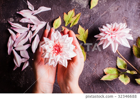 DIY making realistic flowers 32346688