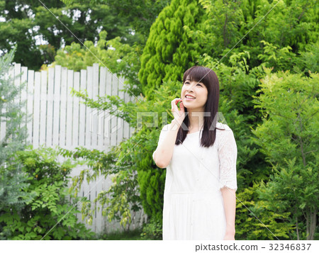 美麗微笑的女人 美麗微笑的女人 32346837
