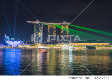 SINGAPORE - October 23, 2016 SINGAPORE - October 23, 2016 32347557