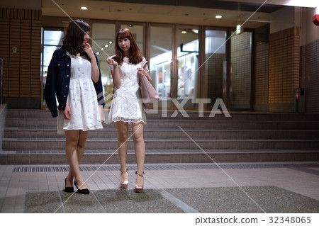 購物女性單打 購物女性單打 32348065