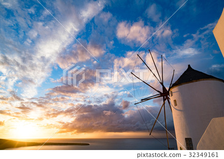 Oia village panorama, view of Santorini 32349161
