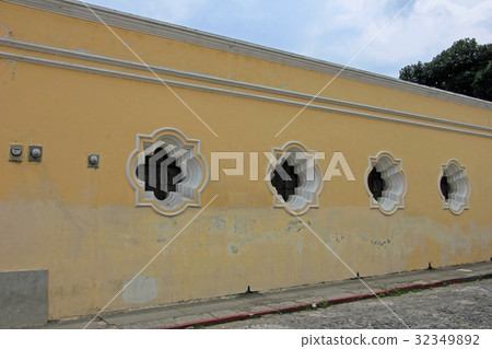 Houses in Antigua, Guatemala, Central America. 32349892