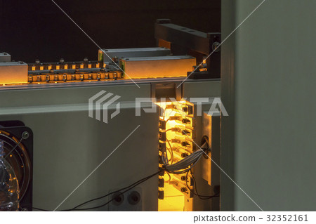 The operation of PET bottle or plastic bottle The operation of PET bottle or plastic bottle 32352161