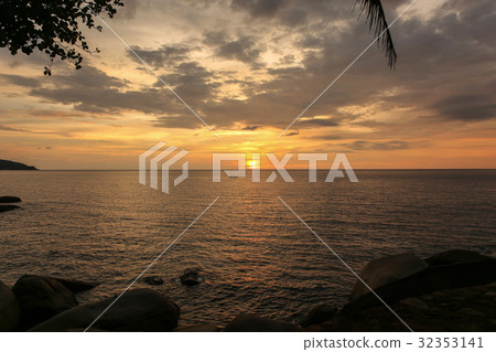 Beautiful sunset at baltic sea Beautiful sunset at baltic sea 32353141