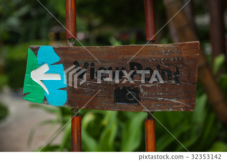 pointing direction 32353142