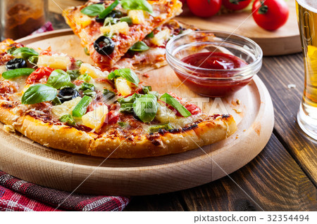 Pizza hawaii with beer Pizza hawaii with beer 32354494