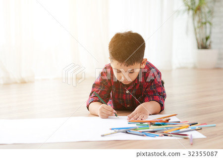 Creative boy Creative boy 32355087