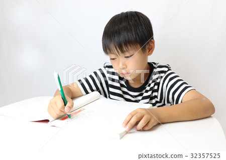 孩子們學習 孩子們學習 32357525