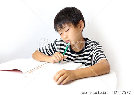 孩子們學習 孩子們學習 32357527