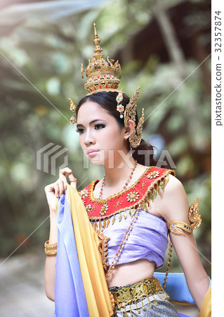 Beautiful Thai girl in Thai traditional costume Beautiful Thai girl in Thai traditional costume 32357874