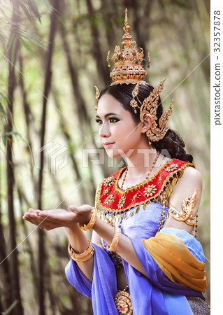 Beautiful Thai girl in Thai traditional costume 32357878