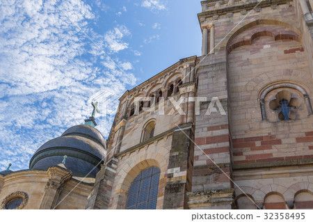 Trier Cathedral with blue sky 32358495