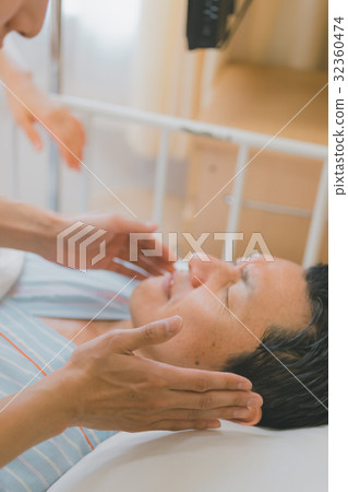 醫院 住院 中老年人 32360474