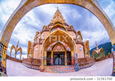 Temple is name Phasornkaew. Temple is name Phasornkaew. 32361700