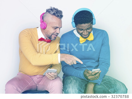 Men Listenting Music with Headphone and Mobile 32370788