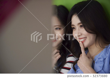 年輕的女孩，貼紙照片，遊戲中心 32373880