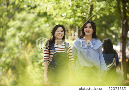 年輕的女人 32373885