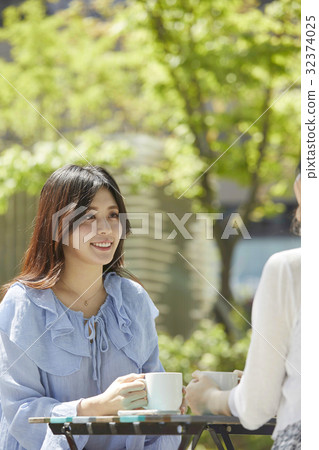 年輕女子，咖啡廳 32374025