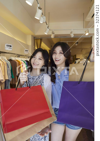 年輕女子，購物，服裝店 32374121