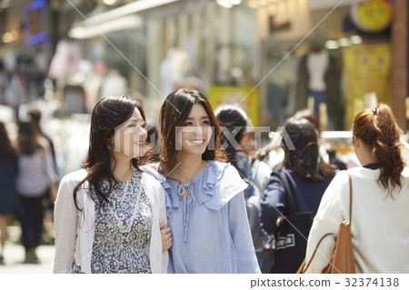 年輕的女子,弘益大學,西歸洞,首爾麻浦區 年輕的女子,弘益大學,西歸洞,首爾麻浦區 32374138