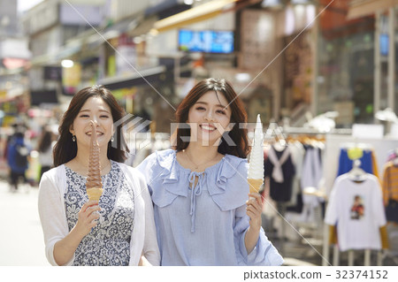 年輕的女子，弘益大學，西歸洞，首爾麻浦區 32374152