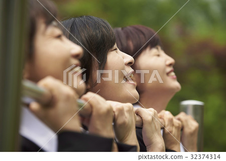 女孩，校友 32374314