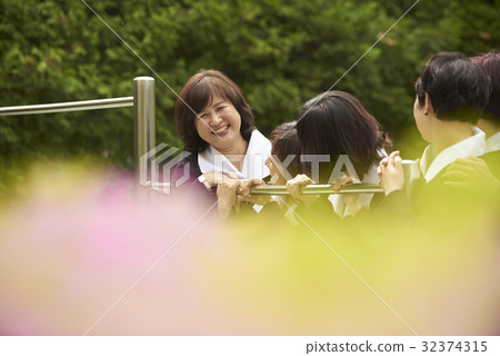 女孩，校友 32374315
