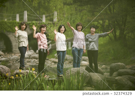 女孩，校友 32374329