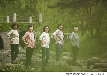 女孩，校友 32374331