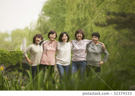 女孩,校友 女孩,校友 32374333