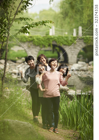 Girl, alumni Girl, alumni 32374338