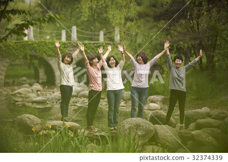 Girl, alumni 32374339