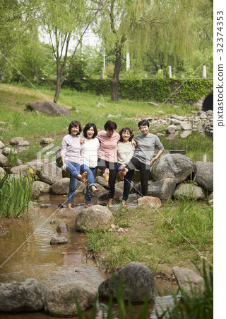 女孩，校友 32374353