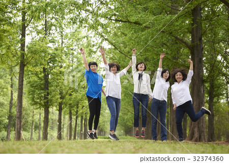 Girl, alumni 32374360