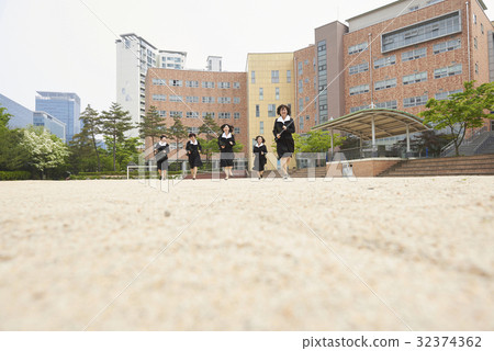 女孩,校友,學校 女孩,校友,學校 32374362