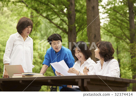 女孩,校友 女孩,校友 32374414