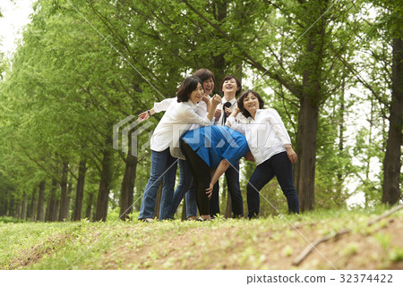 女孩，校友 32374422