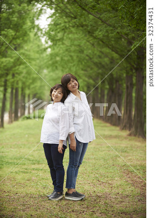 女孩，校友 32374431