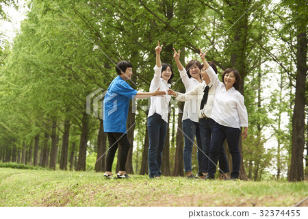 女孩，校友 32374455