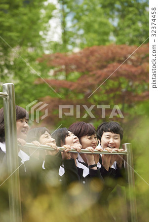 女孩，校友 32374458