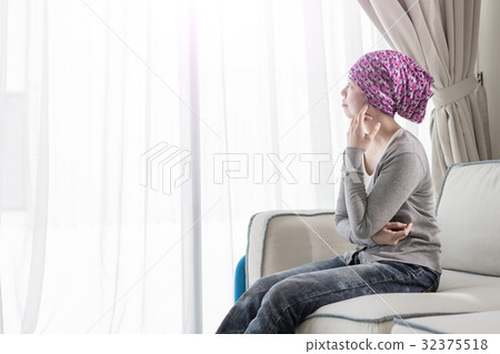poor cancer woman 32375518