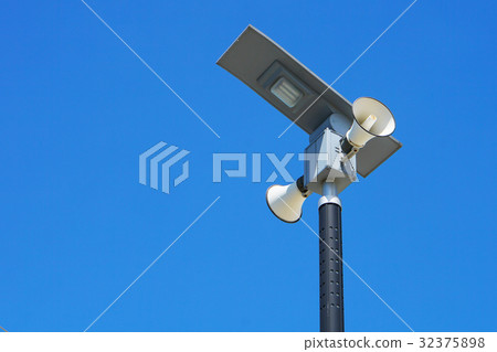 Solar energy light pole road with blue sky backgro Solar energy light pole road with blue sky backgro 32375898