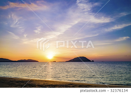 Shikanoshima Katsuma海岸日落視圖 32376134