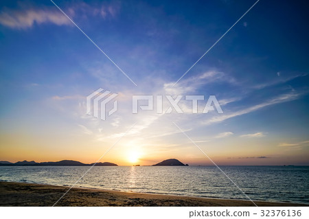 Shikanoshima Katsuma海岸日落視圖 Shikanoshima Katsuma海岸日落視圖 32376136