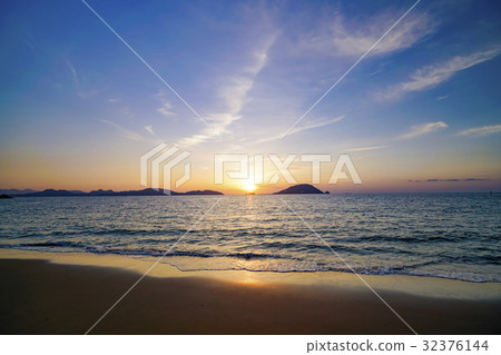 Shikanoshima Katsuma coast sunset view 32376144