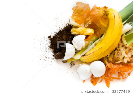 Organic waste to make compost 32377439