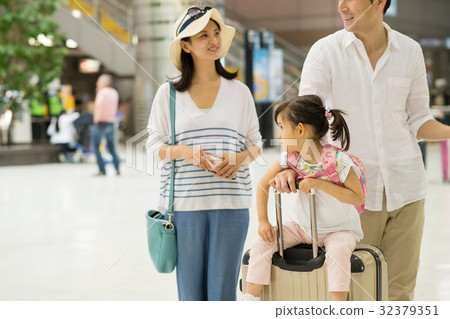 Family Travel Travel Airport Family Travel Image 32379351